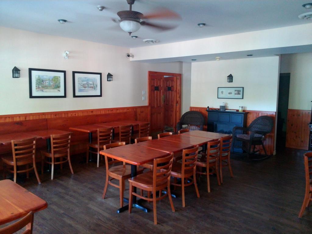 Little Hawk Resort & Marina Algonquin Highlands Ngoại thất bức ảnh
