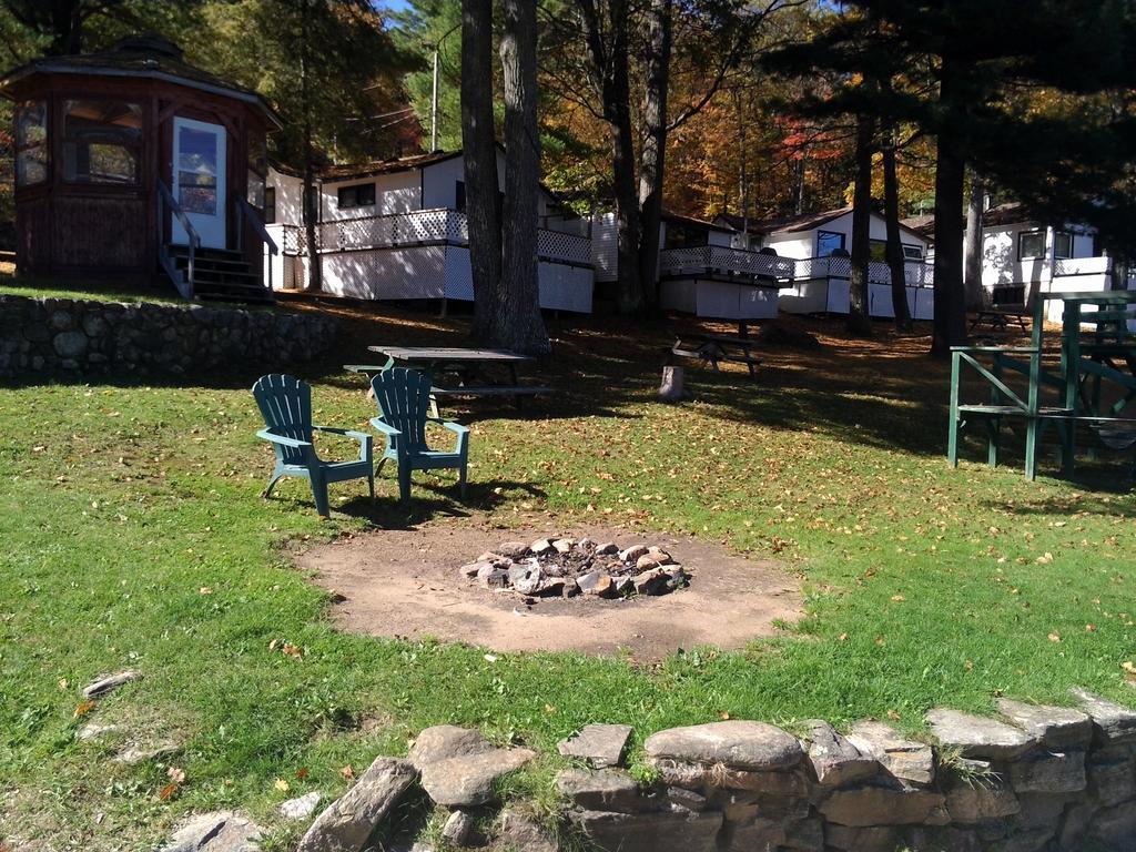 Little Hawk Resort & Marina Algonquin Highlands Ngoại thất bức ảnh