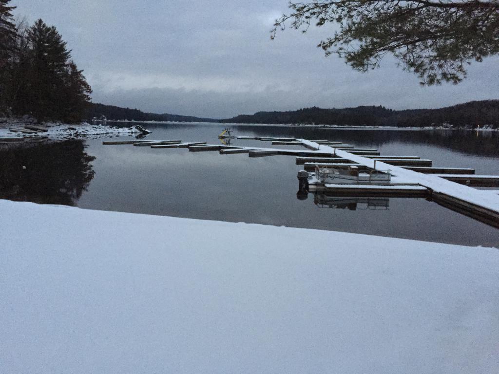 Little Hawk Resort & Marina Algonquin Highlands Ngoại thất bức ảnh